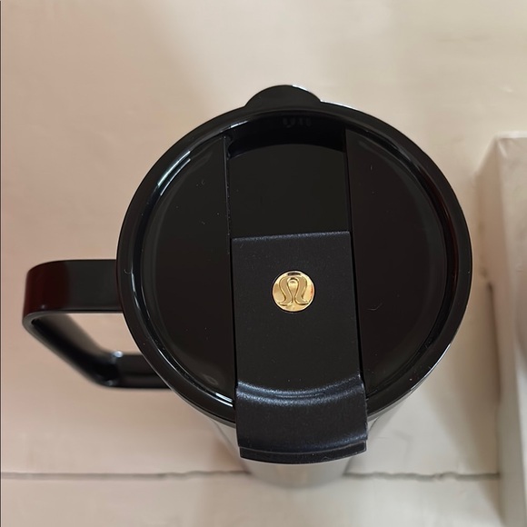 Lululemon Black Travel Mug - Picture 3 of 4